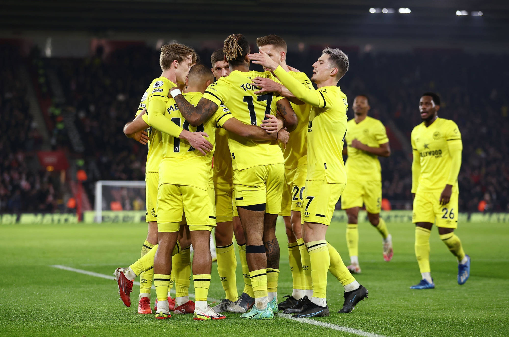 保持场上的 保持场上的